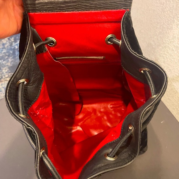 Extremely rare vintage❗️Donald Pliner velvet backpack style bag - Picture 6 of 6